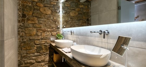 44_guest_house_bathroom_sink.jpg Book a villa in Mykonos