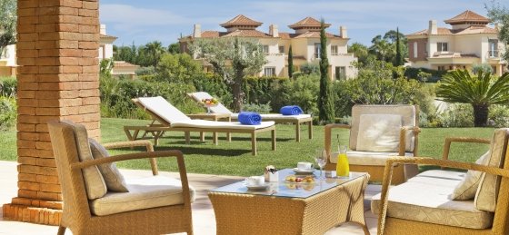 linked_villa_-_terrace_set_up.jpg Villa holidays in Algarve