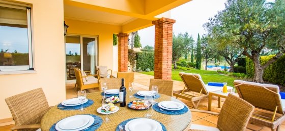 linked_villas_outdoor_lounge.jpg Holiday villas in Monte Rei Golf & Country Club