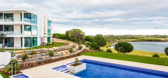 shared_pool_2.jpg Villas in Algarve