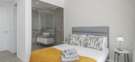 19_ourmadeira_villas_in_madeira_ocean_panorama_bedroom_1_and_en-suite.jpg Villa in Portugal to rent