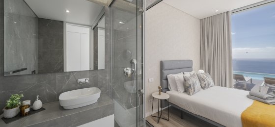 20_ourmadeira_villas_in_madeira_ocean_panorama_bedroom_1_and_en-suite_shower_room.jpg Villa rentals in Portugal