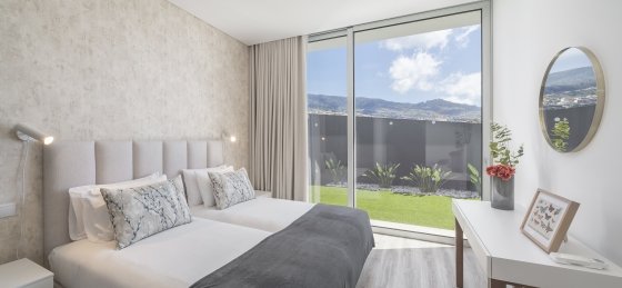 26_ourmadeira_villas_in_madeira_ocean_panorama_bedroom_4.jpg Villa rentals in Portugal