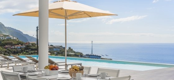 32_ourmadeira_villas_in_madeira_ocean_panorama_outdoor_dinign_and_view.jpg Villa in Portugal to rent