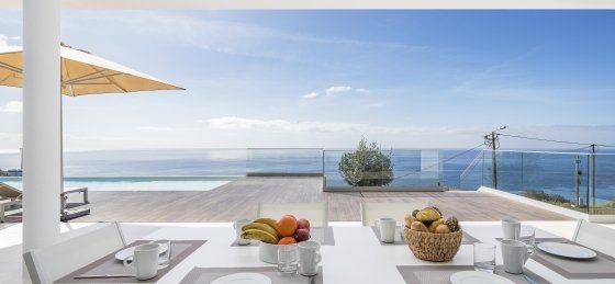 3_ourmadeira_villas_in_madeira_ocean_panorama_outdoor_dining.jpg Villa holidays in Portugal