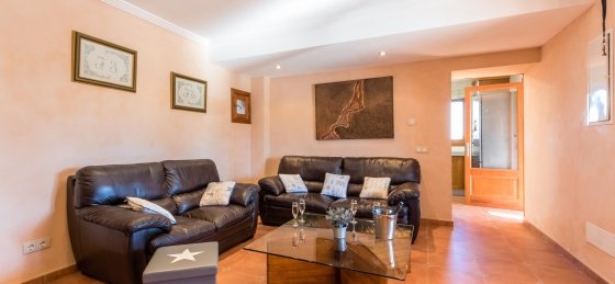 capo_-_saloon_3_2400x1600.jpg Book a villa holiday in Sa Pobla