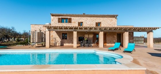 capo_-_swimming_pool_2_2400x1600.jpg Villa in Balearic Islands to rent