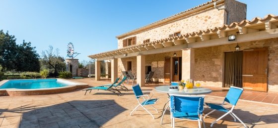 capo_-_swimming_pool_5_2400x1600.jpg Villa rentals in Balearic Islands