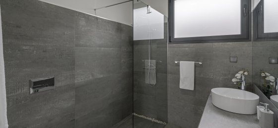 ourmadeira_villas_in_madeira_-_ocean_sunset_villa_-_bathroom_2.jpg Book a villa holiday in Madeira