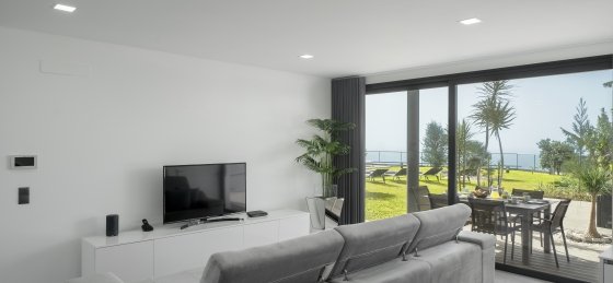 ourmadeira_villas_in_madeira_-_ocean_sunset_villa_-_lounge_and_outdoor_dining.jpg Villas in Portugal