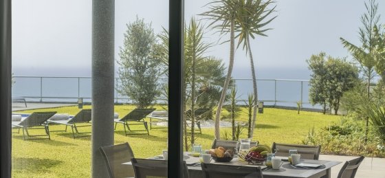 ourmadeira_villas_in_madeira_-_ocean_sunset_villa_-_outdoor_dinning_1.jpg Book a villa holiday in Portugal