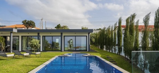 ourmadeira_villas_in_madeira_-_ocean_sunset_villa_-_pool.jpg Villas in Funchal