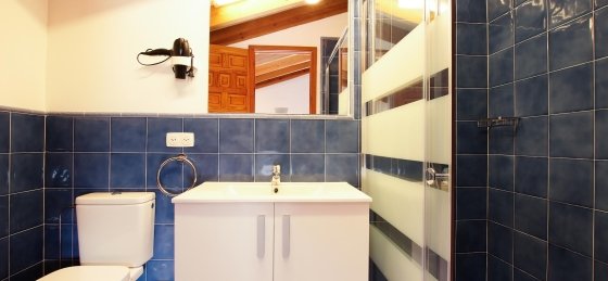 alordes_-_bathroom_2-1_2400x1600.jpg Holiday home in Mallorca villa booking