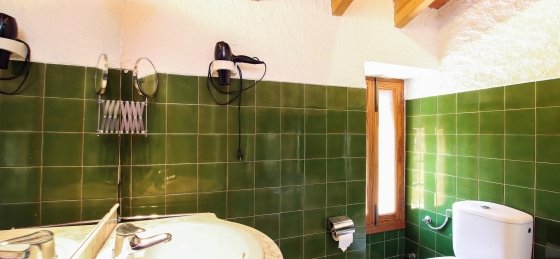alordes_-_bathroom_3-1_2400x1600.jpg Villa in Balearic Islands to rent