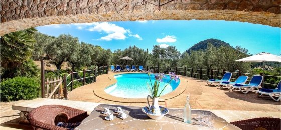 alordes_-_terrace_01_2400x1600.jpg Holiday villas in Pollensa