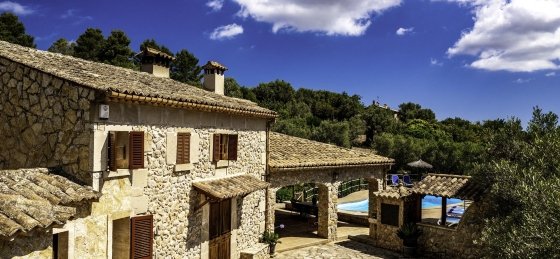 alordes_-_xterior_02_2400x1600.jpg Villa rentals in Spain