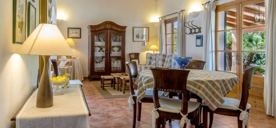 alzina_-_dining_room_1_18.jpg Book a villa holiday in Alcudia