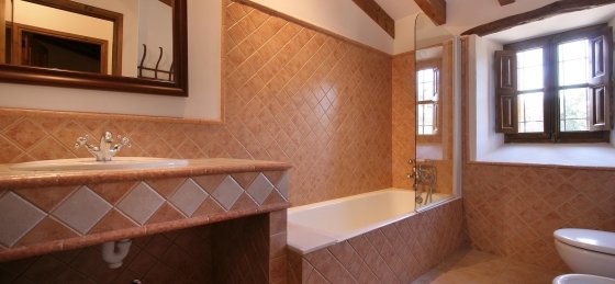 butxaco_-_bathroom_1-1_2400x1600ns.jpg Book a villa holiday in Spain