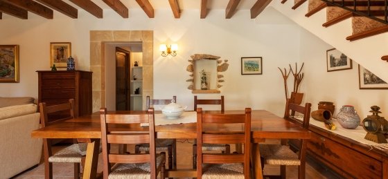 butxaco_-_dining_room_1_2400x1600ns.jpg Villa in Pollensa to rent