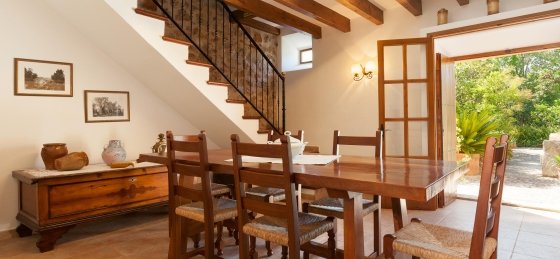 butxaco_-_dining_room_2_2400x1600ns.jpg Villa holidays in Balearic Islands