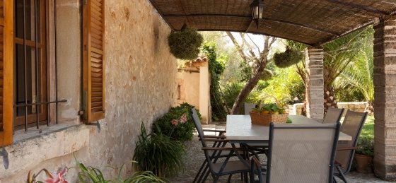 butxaco_-_terrace_2_2400x1600ns.jpg Book a villa holiday in Balearic Islands
