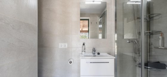 catalina_-_bathroom_1-1_2400x1600nsf.jpg Holiday villas in Pollensa