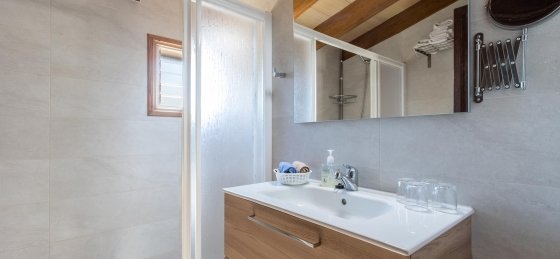 catalina_-_bathroom_2-1_2400x1600nsf.jpg Villa holidays in Balearic Islands