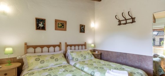 catalina_-_bedroom_2-2_2400x1600nsf.jpg Book a villa holiday in Spain