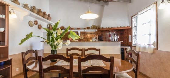 catalina_-_kitchen_4_2400x1600nsf.jpg Book a villa holiday in Mallorca