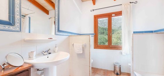clavet_-_bathroom_3-1_2400x1600.jpg Villa holidays in Spain