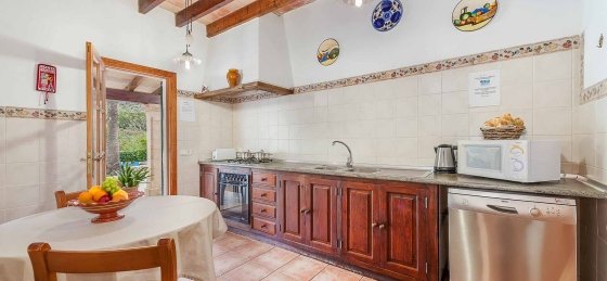 clavet_-_kitchen_1_2400x1600.jpg Book a villa in Mallorca