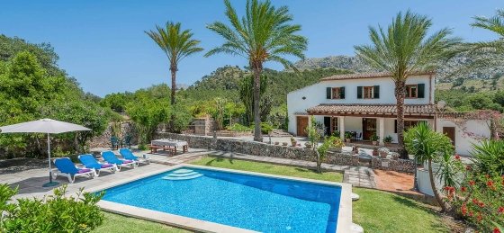 clavet_-_swimming_pool_02_2400x1600.jpg Villa in Balearic Islands to rent