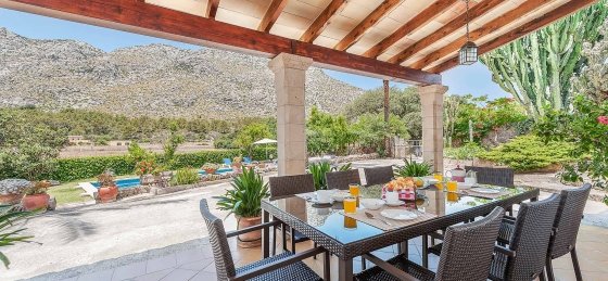 clavet_-_terrace_02_2400x1600.jpg Villa holidays in Mallorca