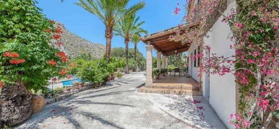 clavet_-_terrace_03_2400x1600.jpg Holiday villas in Spain