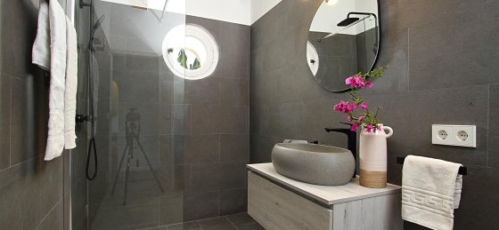 crever_-_bathroom_2-1_2400x1600.jpg Book a villa in Balearic Islands