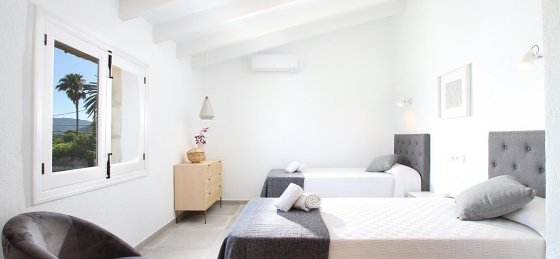 crever_-_bedroom_4-2_2400x1600.jpg Book a villa holiday in Pollensa