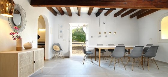 crever_-_dining_room_1_2400x1600.jpg Book a villa in Spain