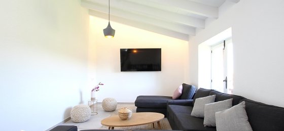 crever_-_saloon_1_2400x1600.jpg Book a villa holiday in Spain