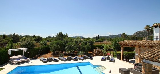 crever_-_swimming_pool_a_04_2400x1600.jpg Villa rentals in Spain