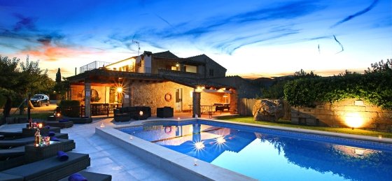 crever_-_swimming_pool_a_10_ns_2400x1600.jpg Villas in Balearic Islands