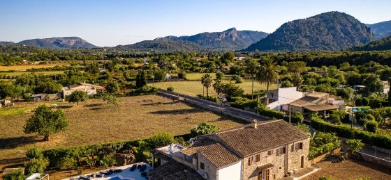 crever_-_swimming_pool_b_02_2400x1600.jpg Holiday home in Pollensa villa booking