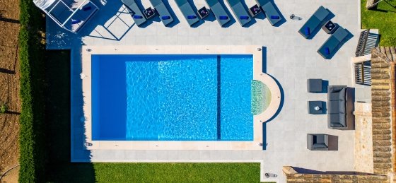 crever_-_swimming_pool_b_06_2400x1600.jpg Book a villa in Balearic Islands