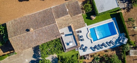 crever_-_swimming_pool_b_07_2400x1600.jpg Holiday home in Spain villa booking