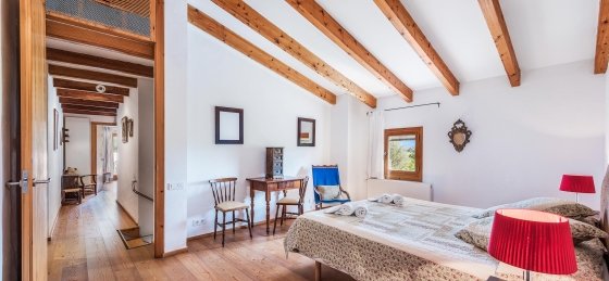 creveta_-_bedroom_2-1_2400x1600.jpg Villa in Mallorca to rent