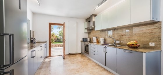 creveta_-_kitchen_1_2400x1600.jpg Villa rentals in Spain