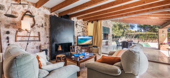 creveta_-_saloon_1_2400x1600.jpg Book a villa holiday in Pollensa