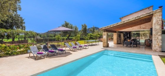 creveta_-_swimming_pool_02_2400x1600.jpg Villa in Balearic Islands to rent