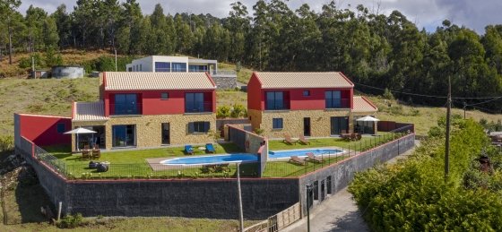 Villa rentals in Prazeres