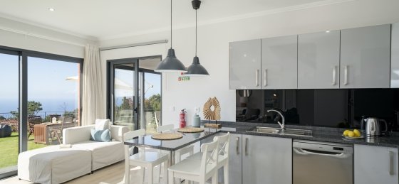 Book a villa in Prazeres