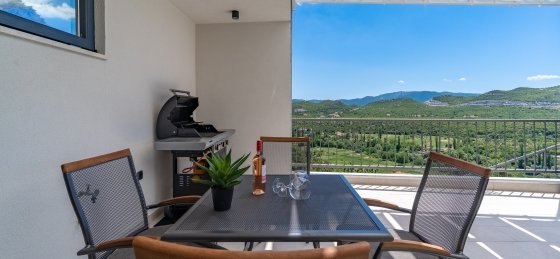 Book a villa holiday in Omis